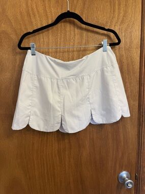 Fila Women's White Scalloped Athletic Shorts